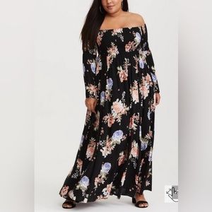 Women’s Torrid long maxi dress floral smocked size 3X